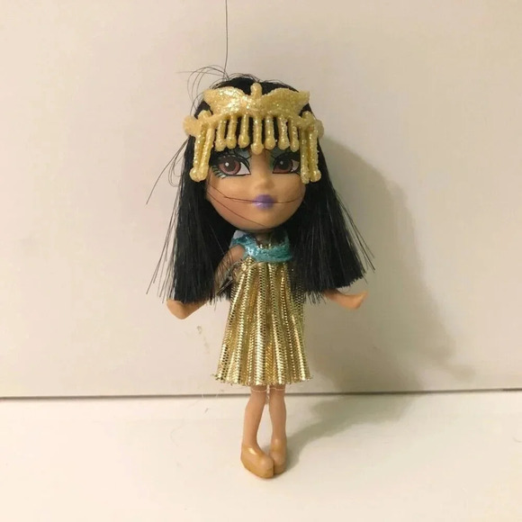 Barbie Peek A Boo  Petites Doll Chione of Cairo 45 Girls of the World Charms - Picture 3 of 16